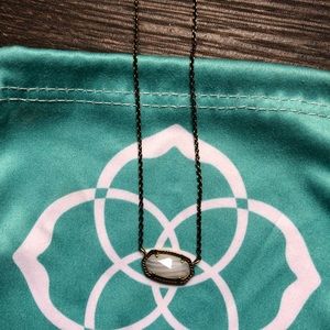 Kendra Scott necklace